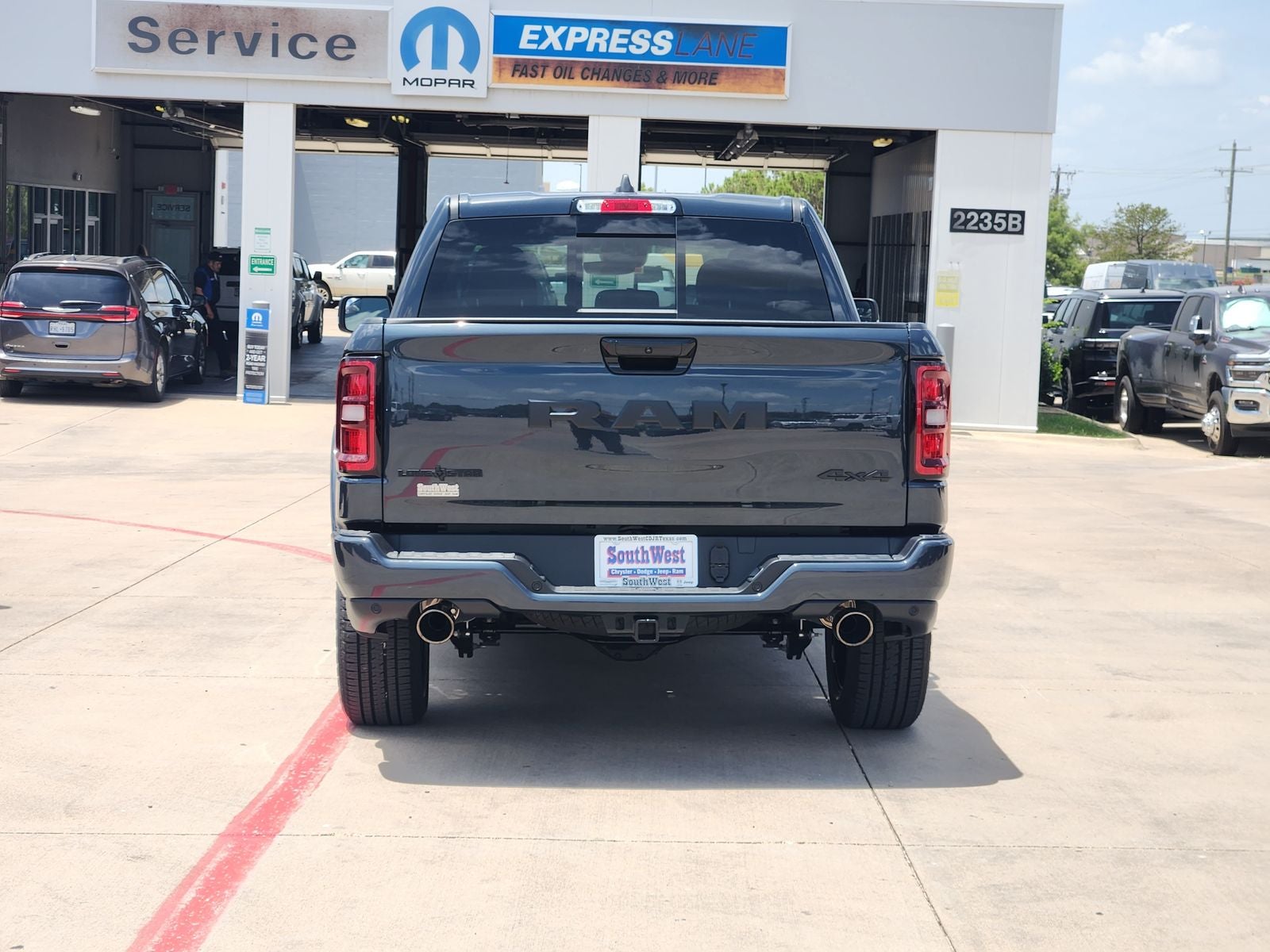 2026 RAM Ram 1500 RAM 1500 LONE STAR CREW CAB 4X4 5'7' BOX