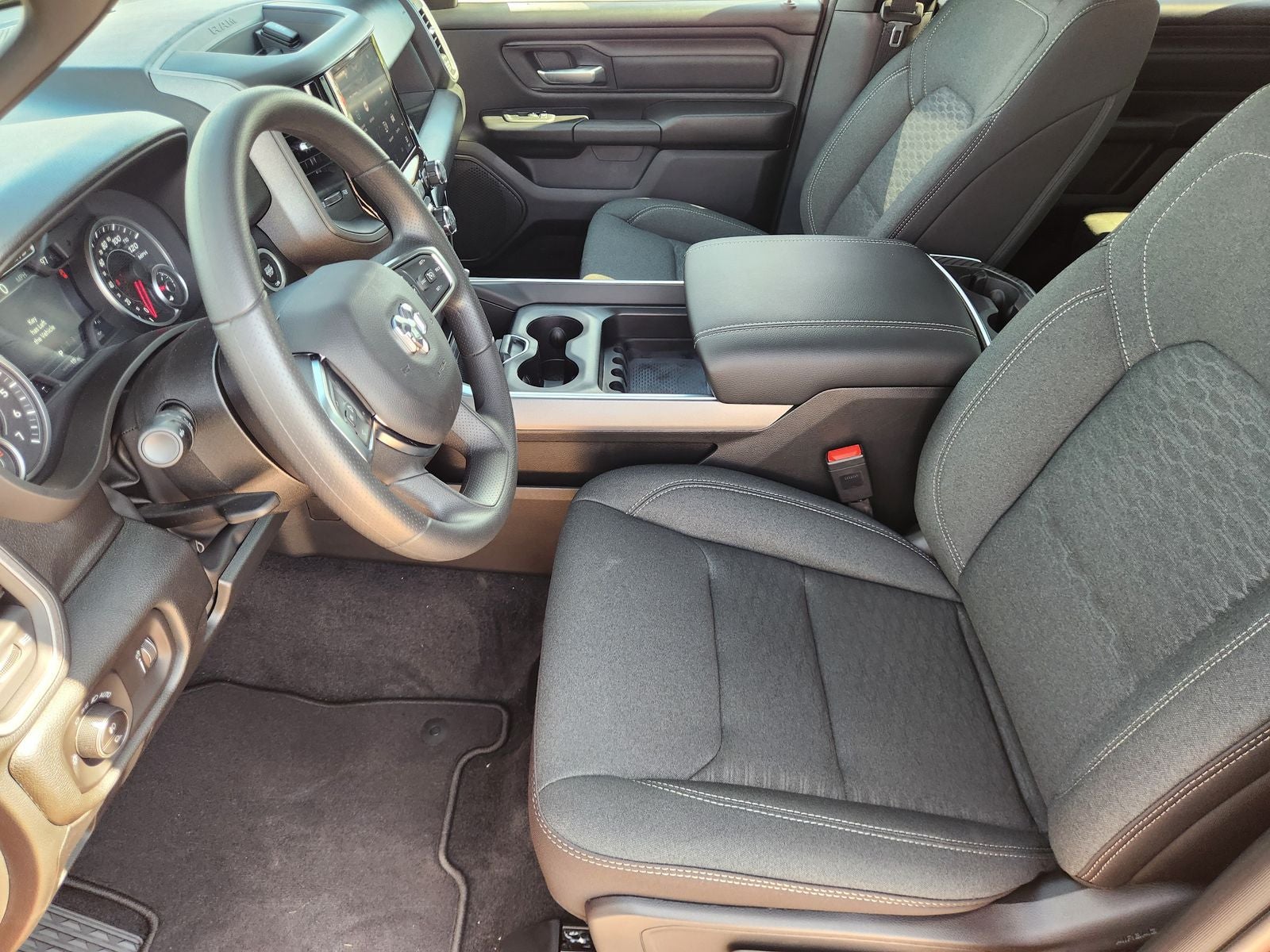 2027 RAM Ram 1500 RAM 1500 EXPRESS CREW CAB 4X4 5'7' BOX