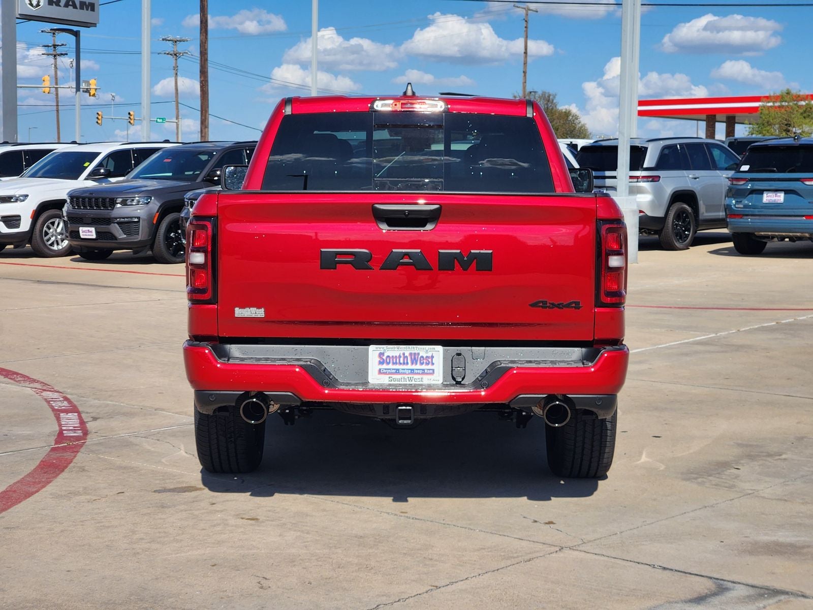 2027 RAM Ram 1500 RAM 1500 EXPRESS CREW CAB 4X4 5'7' BOX