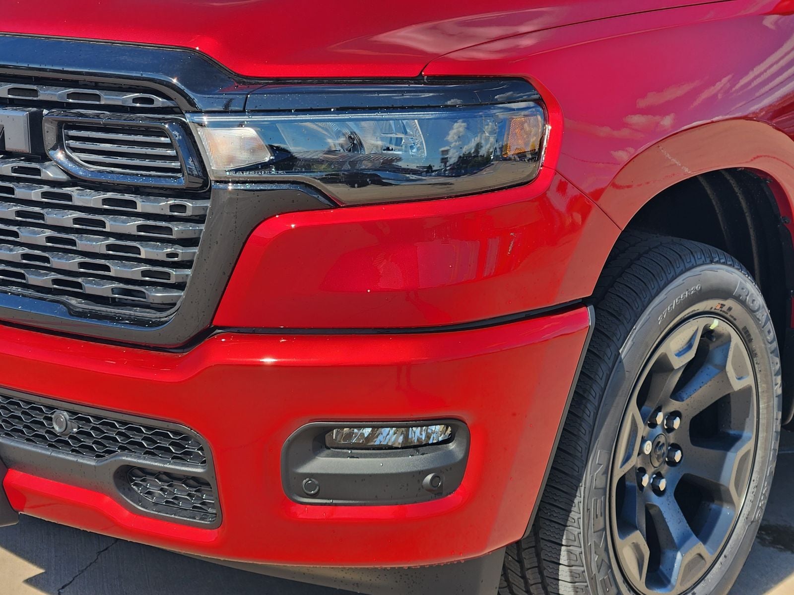 2027 RAM Ram 1500 RAM 1500 EXPRESS CREW CAB 4X4 5'7' BOX