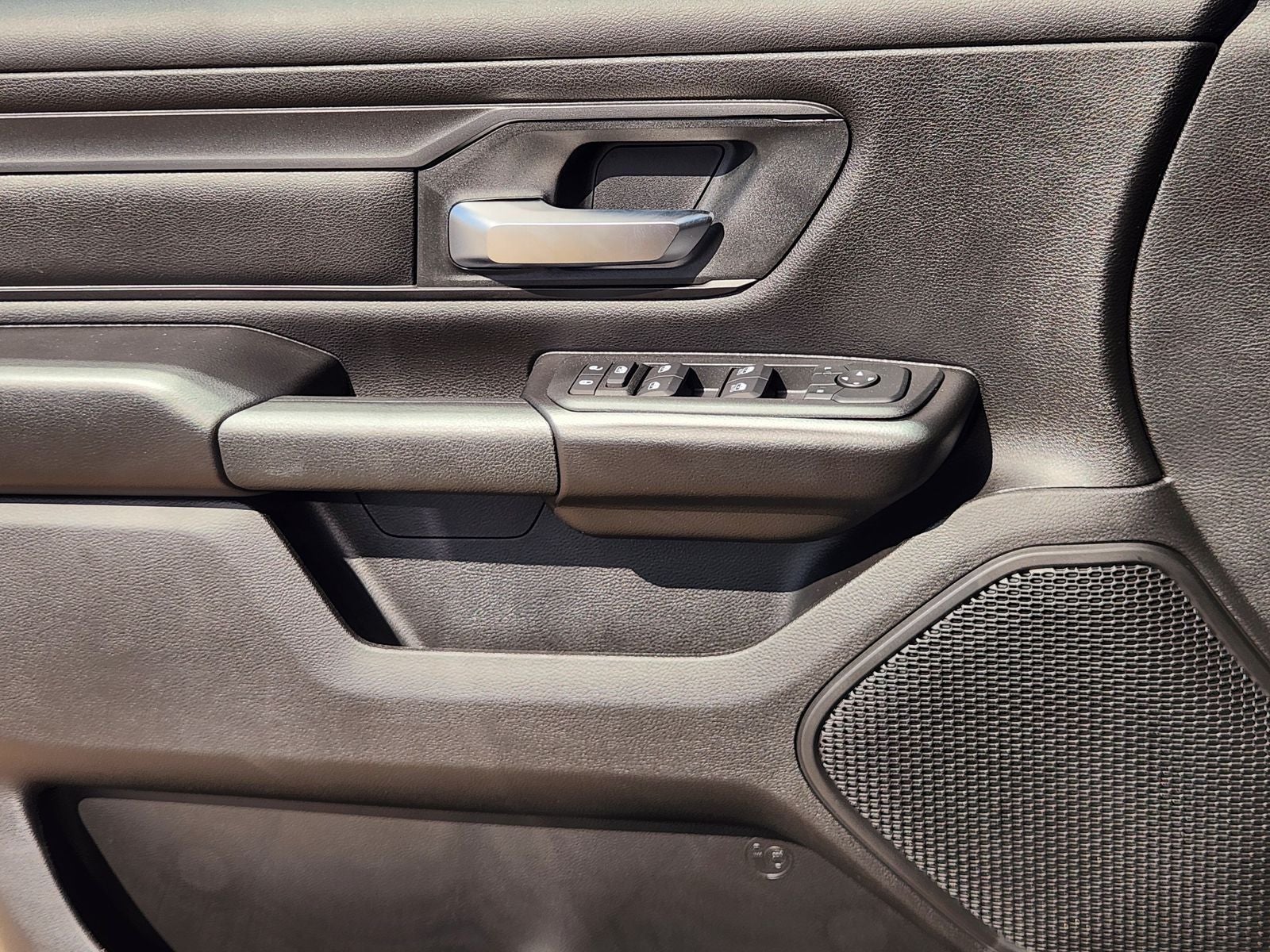 2027 RAM Ram 1500 RAM 1500 EXPRESS CREW CAB 4X4 5'7' BOX