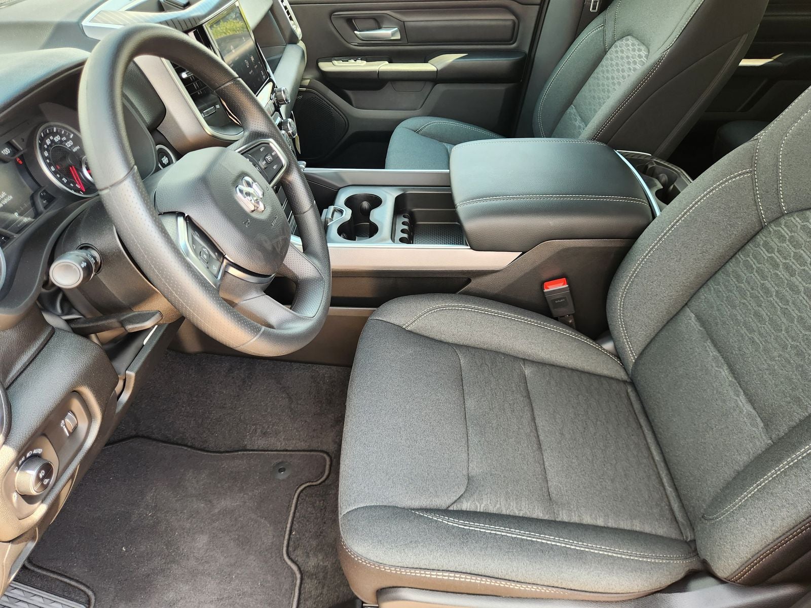 2026 RAM Ram 1500 RAM 1500 EXPRESS CREW CAB 4X4 5'7' BOX