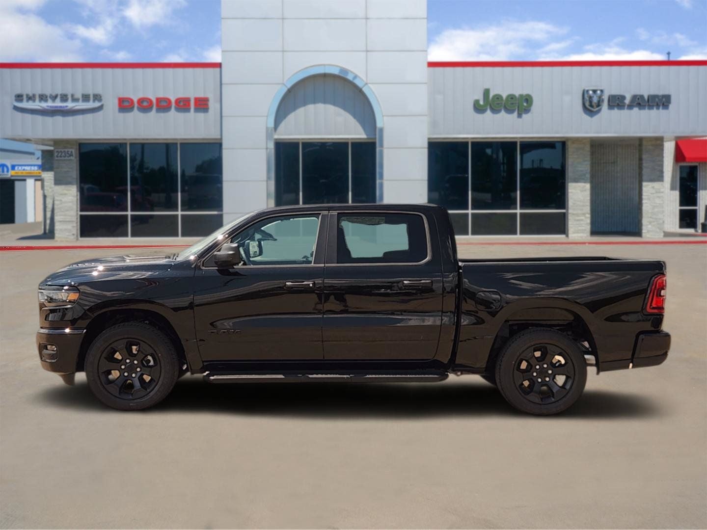2026 RAM Ram 1500 RAM 1500 EXPRESS CREW CAB 4X4 5'7' BOX