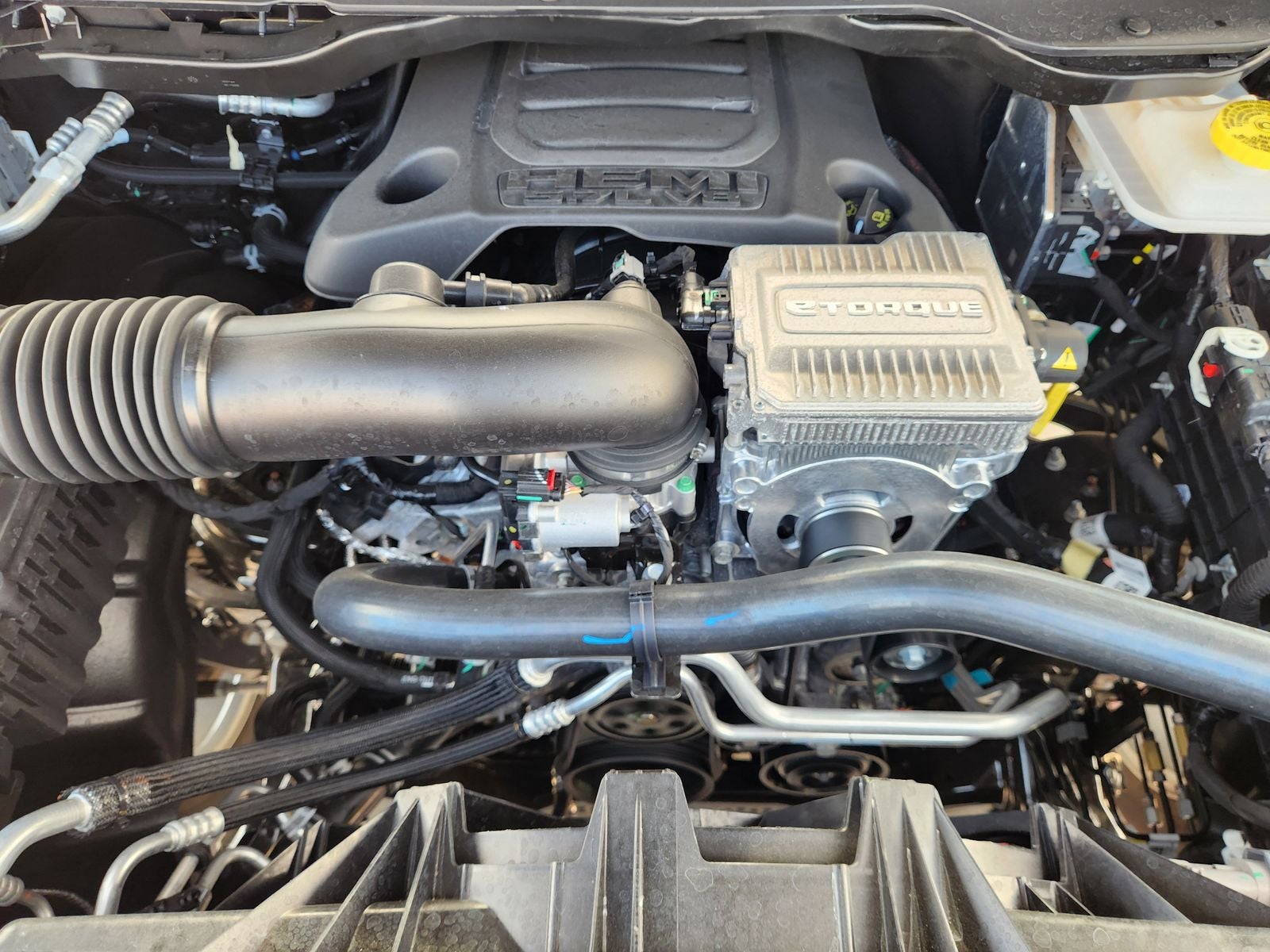 2026 RAM Ram 1500 RAM 1500 EXPRESS CREW CAB 4X4 5'7' BOX