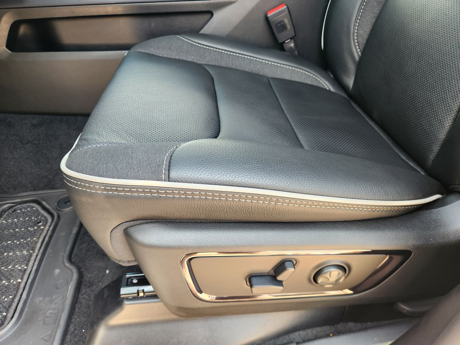 2027 RAM Ram 1500 RAM 1500 LIMITED CREW CAB 4X4 5'7' BOX