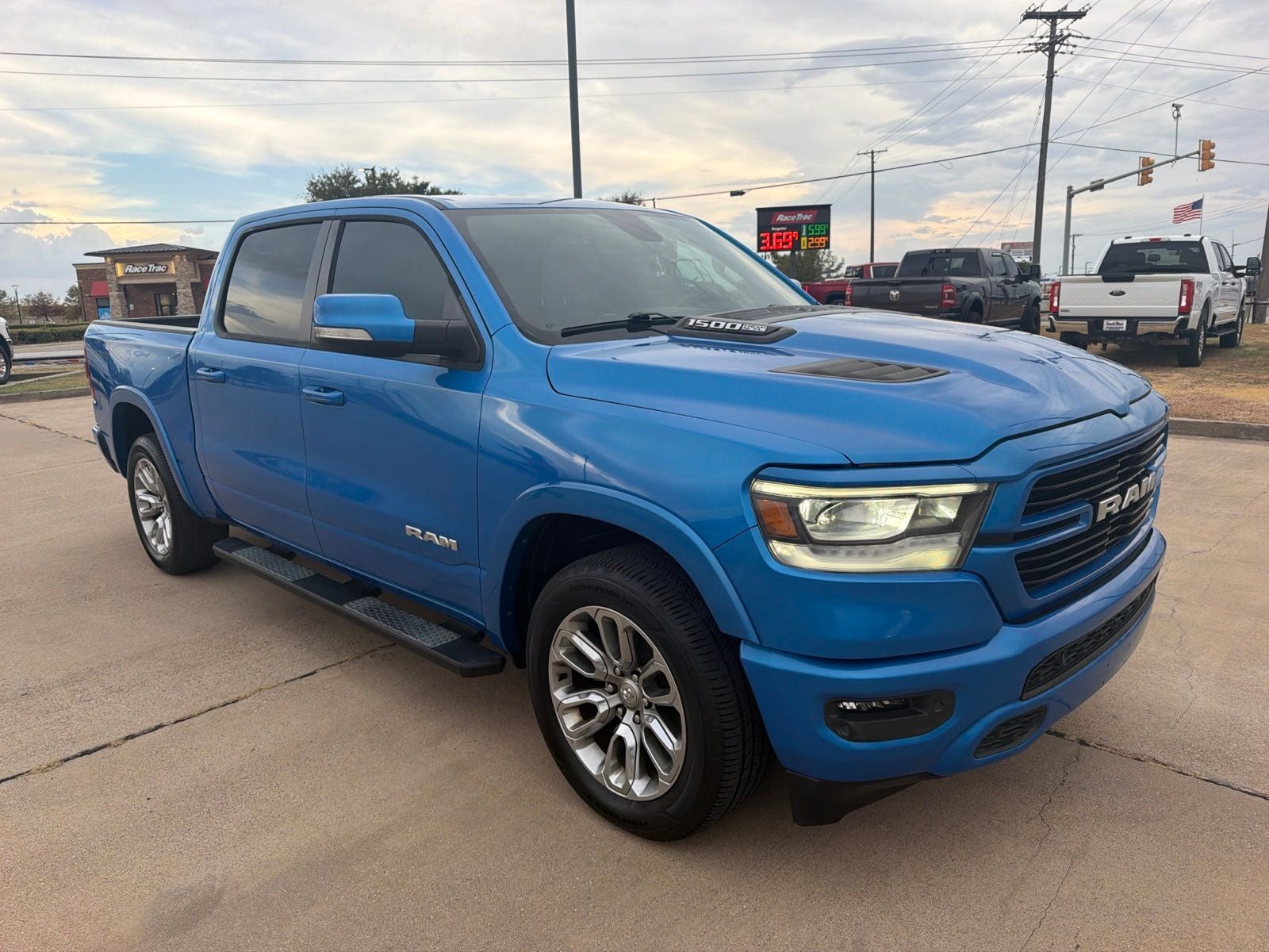 2020 RAM Ram 1500 Laramie Crew Cab 4x4 5'7' Box