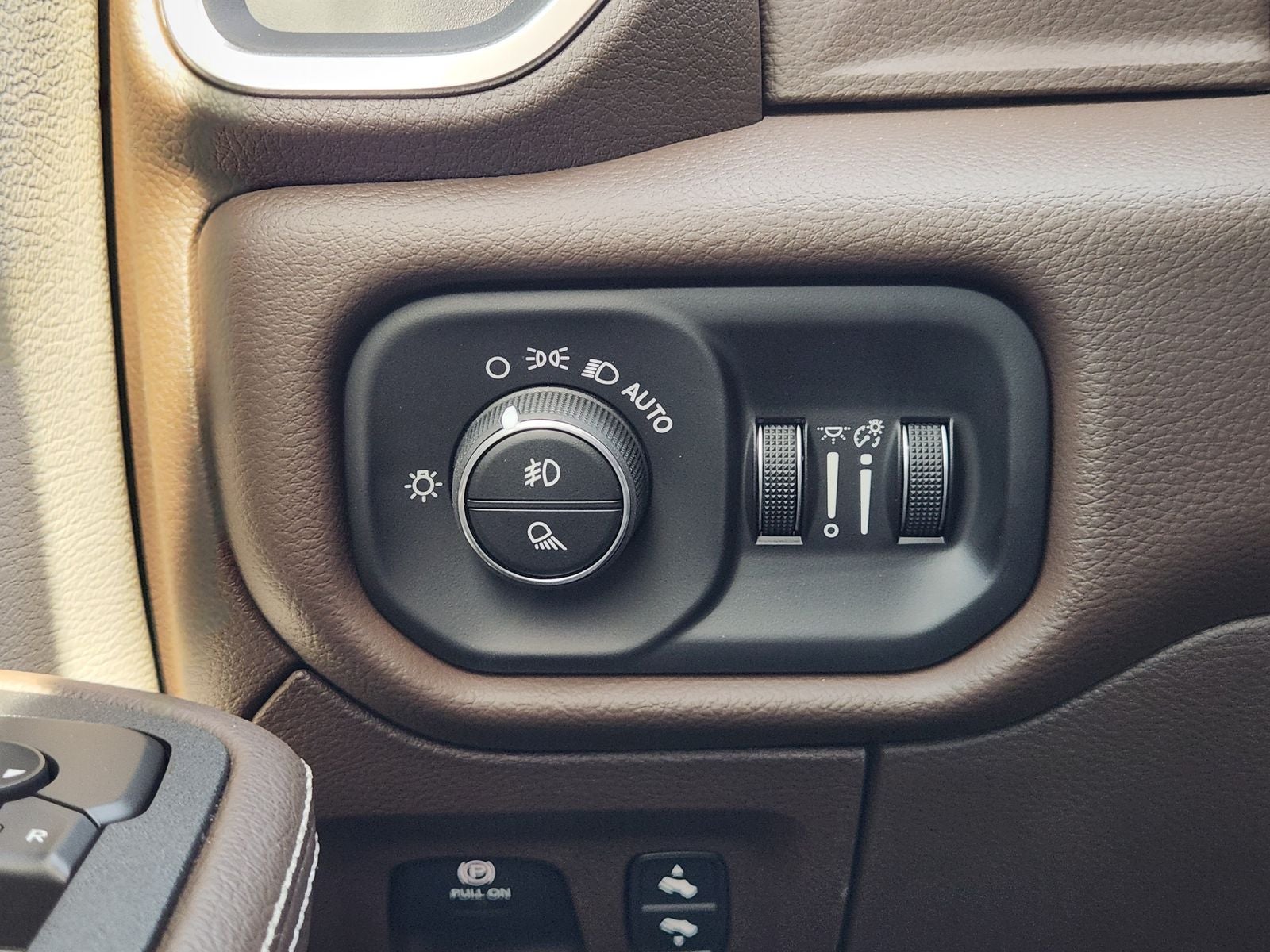 2026 RAM Ram 1500 Laramie Crew Cab 4x4 5'7' Box