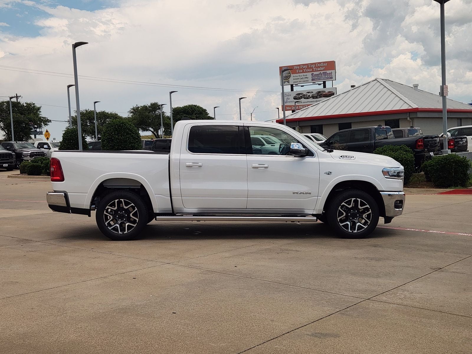2026 RAM Ram 1500 RAM 1500 LARAMIE CREW CAB 4X4 5'7' BOX