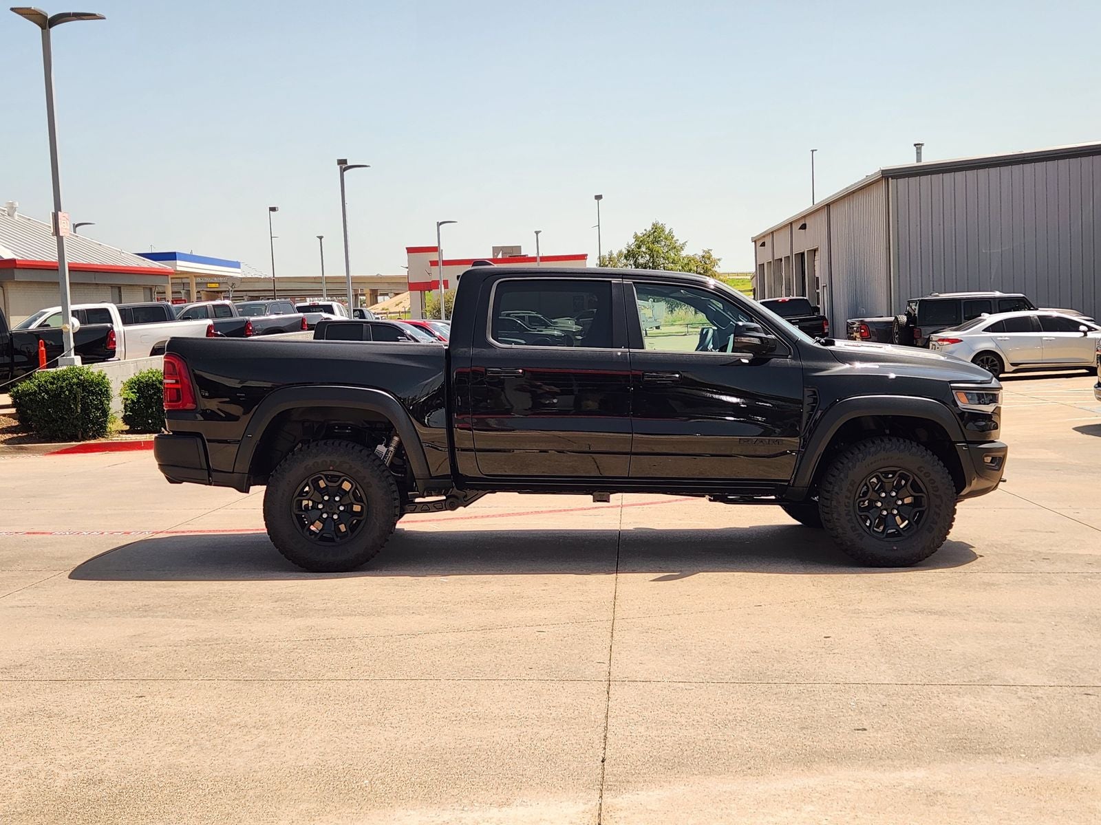 2026 RAM Ram 1500 RAM 1500 RHO CREW CAB 4X4 5'7' BOX