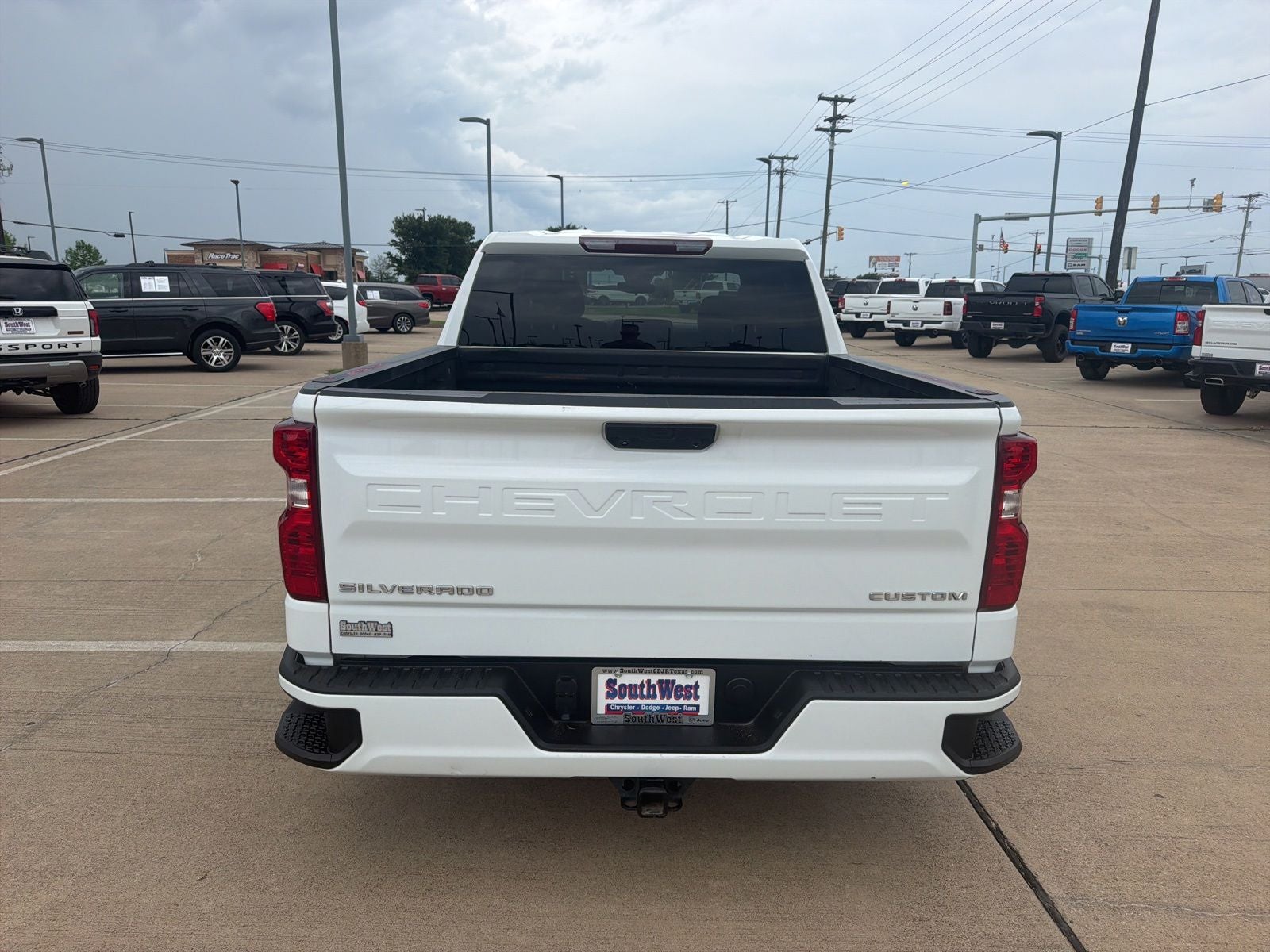 2023 Chevrolet Silverado 1500 2WD Crew Cab Short Bed Custom