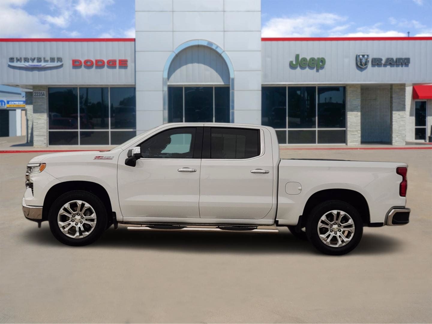 2023 Chevrolet Silverado 1500 4WD Crew Cab Short Bed LTZ