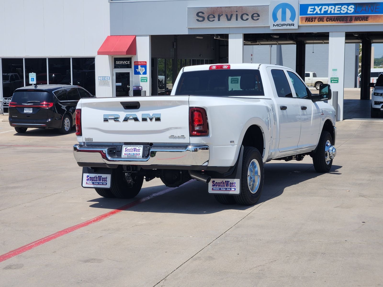 2026 RAM Ram 2500 RAM 2500 BLACK EXPRESS CREW CAB 4X4 6'4' BOX