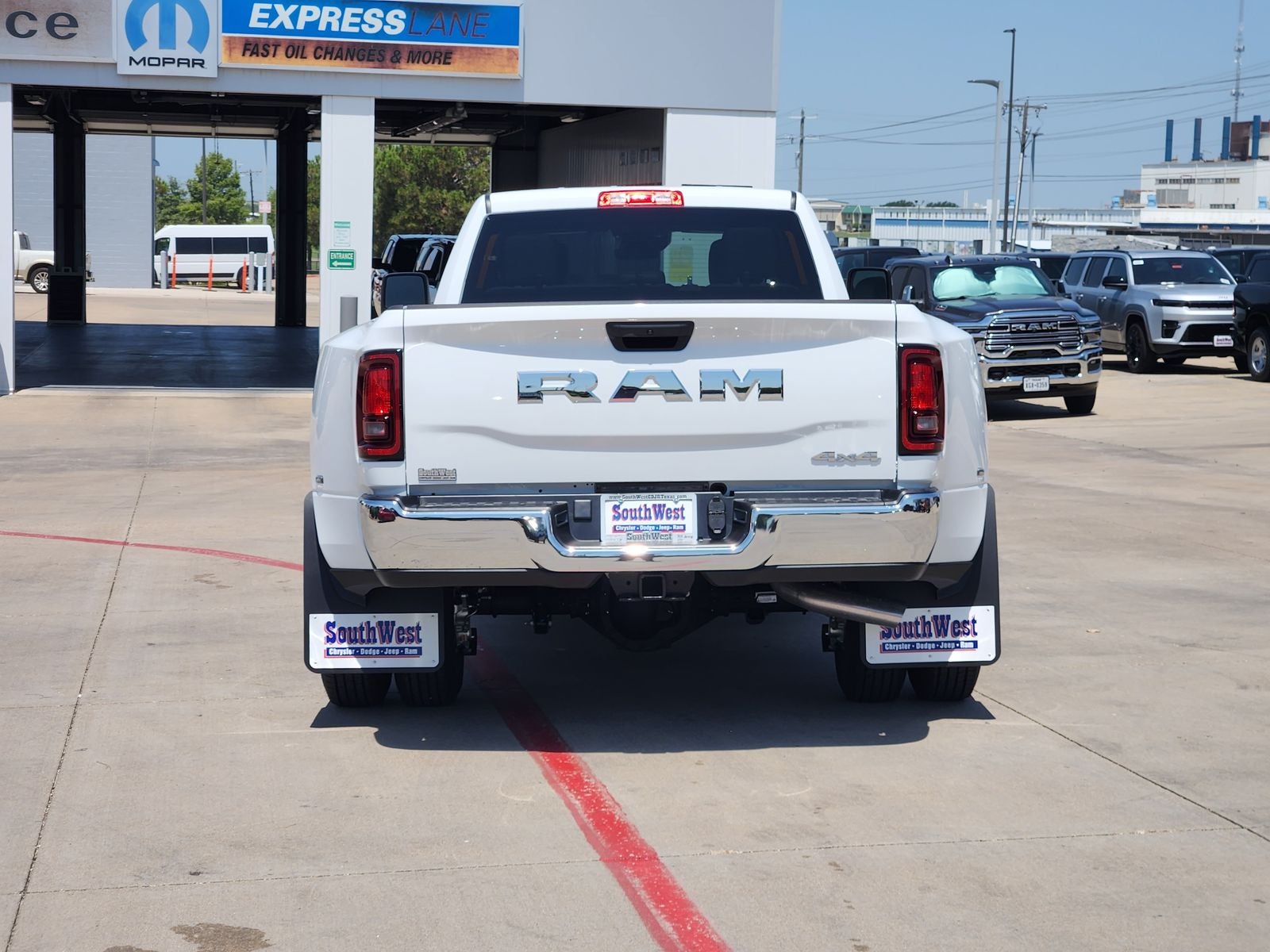 2026 RAM Ram 2500 RAM 2500 BLACK EXPRESS CREW CAB 4X4 6'4' BOX
