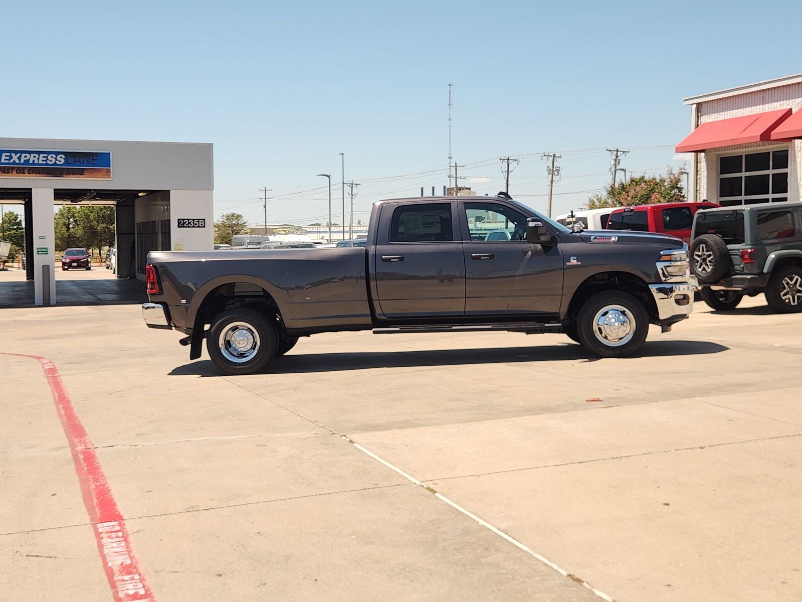 2026 RAM Ram 3500 RAM 3500 TRADESMAN CREW CAB 4X4 8' BOX