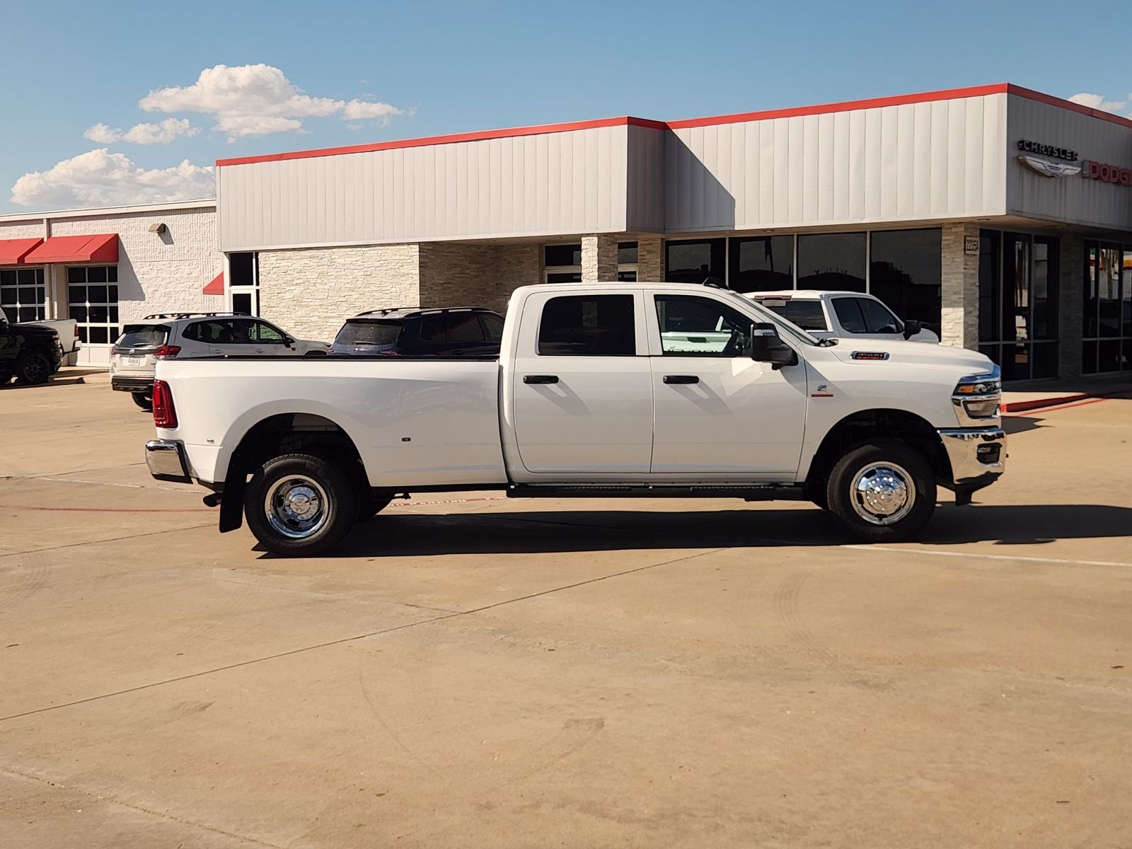 2027 RAM Ram 3500 RAM 3500 TRADESMAN CREW CAB 4X4 8' BOX