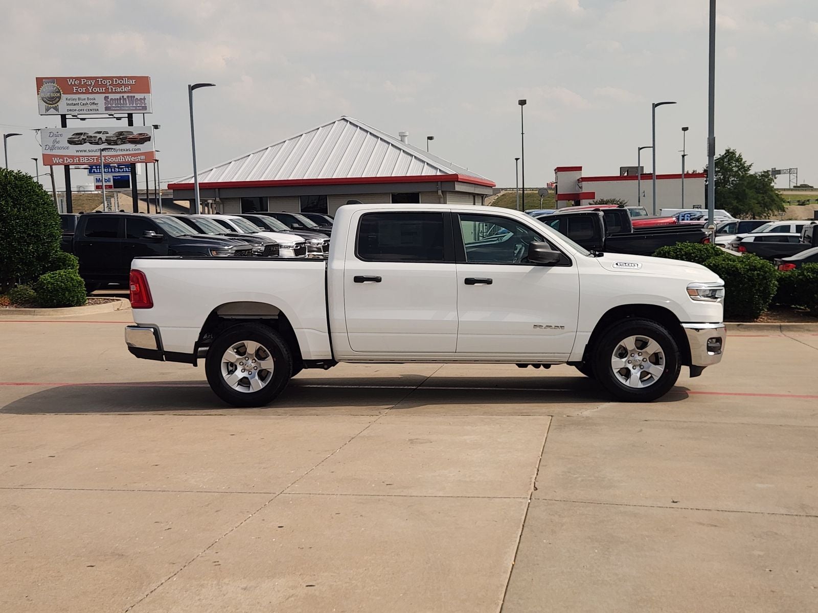 2026 RAM Ram 1500 RAM 1500 LONE STAR CREW CAB 4X2 5'7' BOX