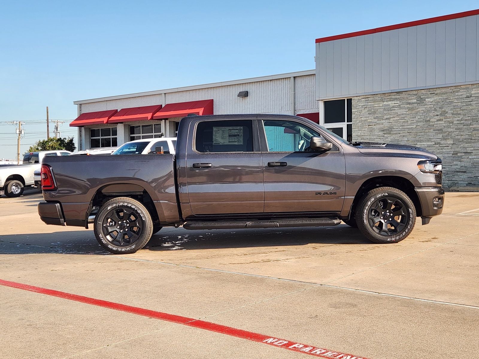 2026 RAM Ram 1500 RAM 1500 EXPRESS CREW CAB 4X4 5'7' BOX