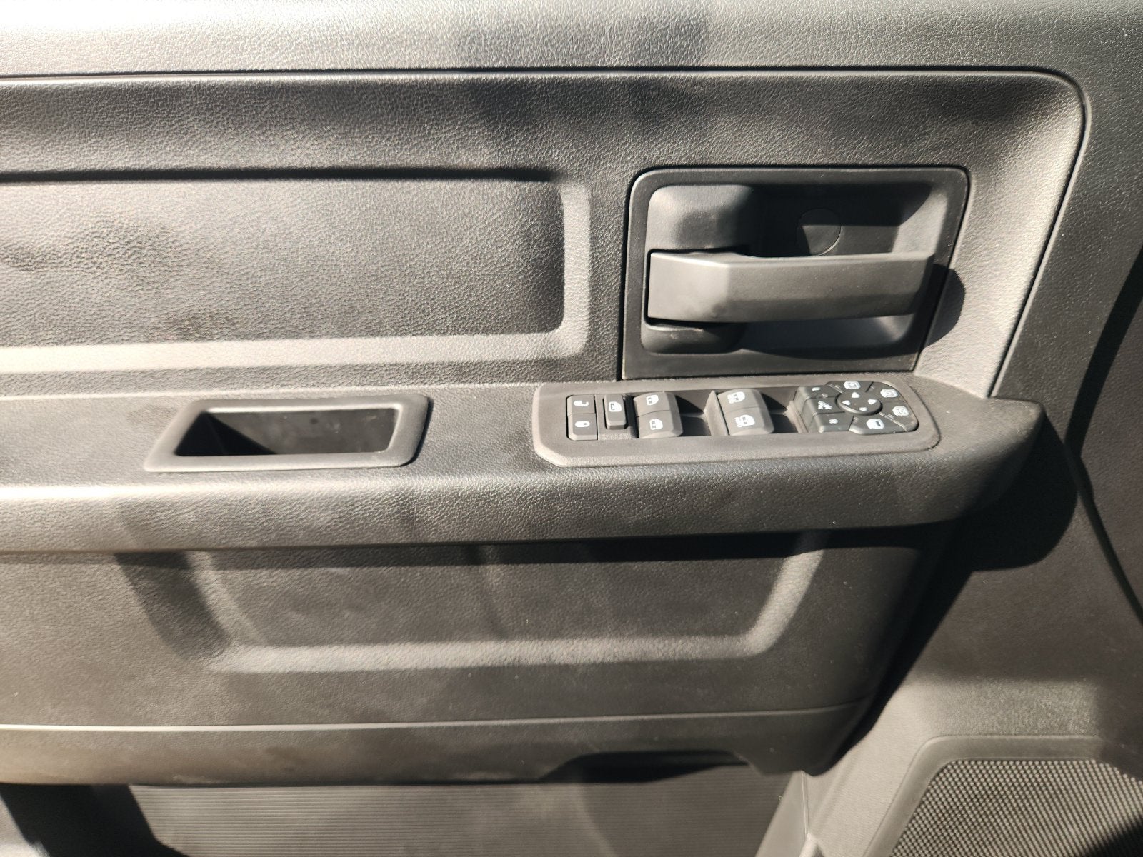 2027 RAM Ram 2500 RAM 2500 BLACK EXPRESS CREW CAB 4X4 6'4' BOX