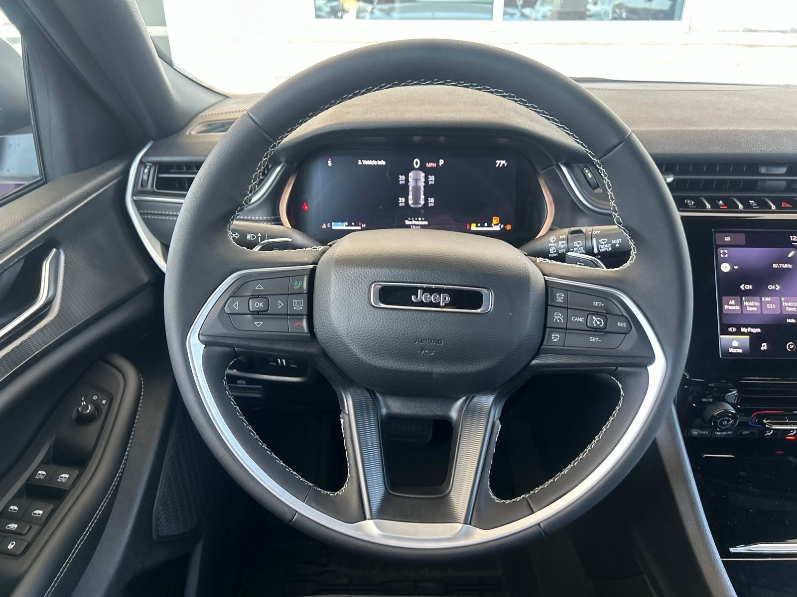 2026 Jeep Grand Cherokee GRAND CHEROKEE LAREDO 4X2