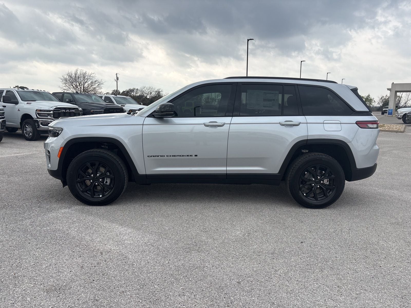 2025 Jeep Grand Cherokee GRAND CHEROKEE ALTITUDE X 4X2