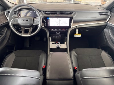 2027 Jeep Grand Cherokee Laredo Altitude