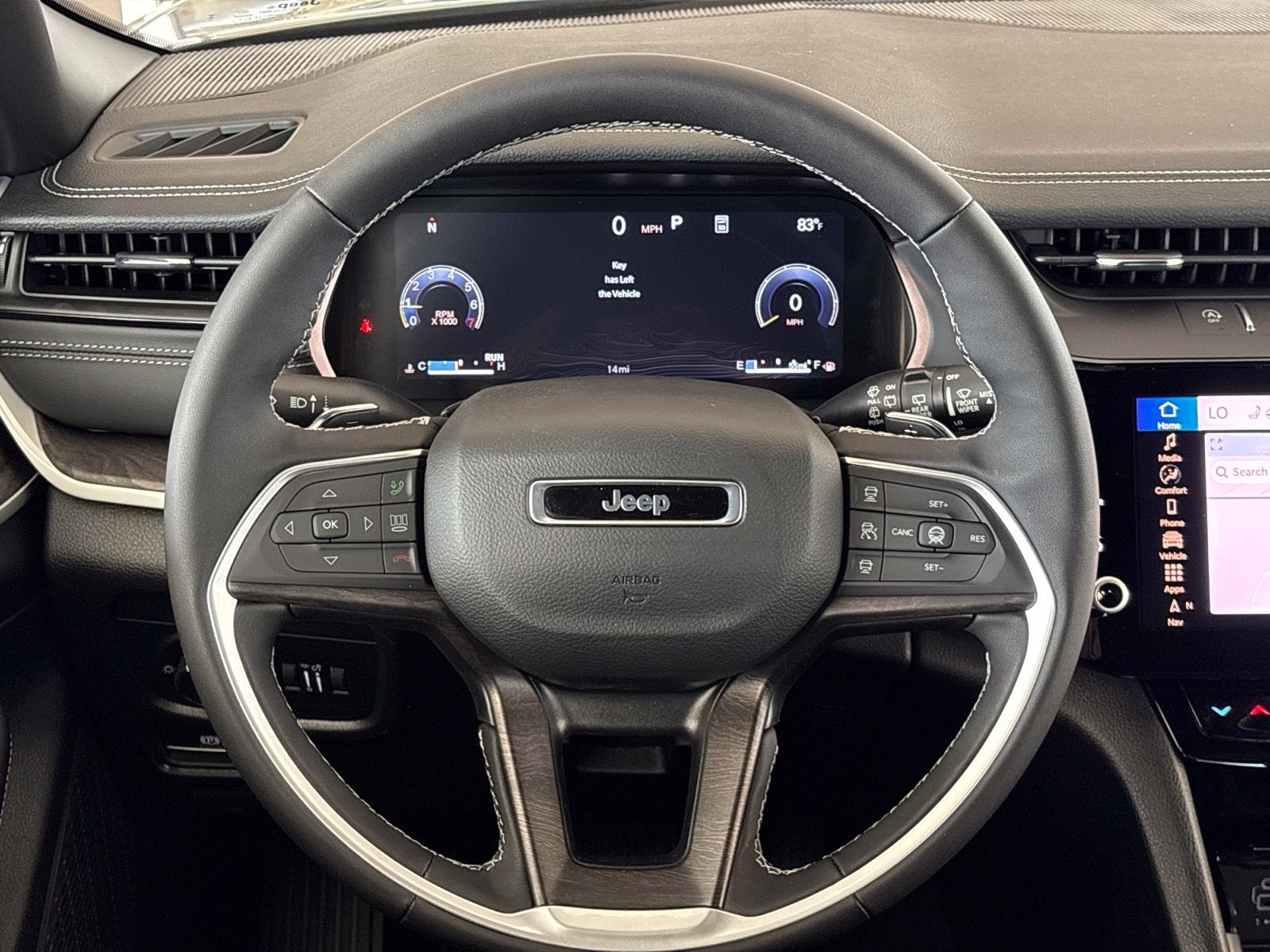 2027 Jeep Grand Cherokee Laredo Altitude