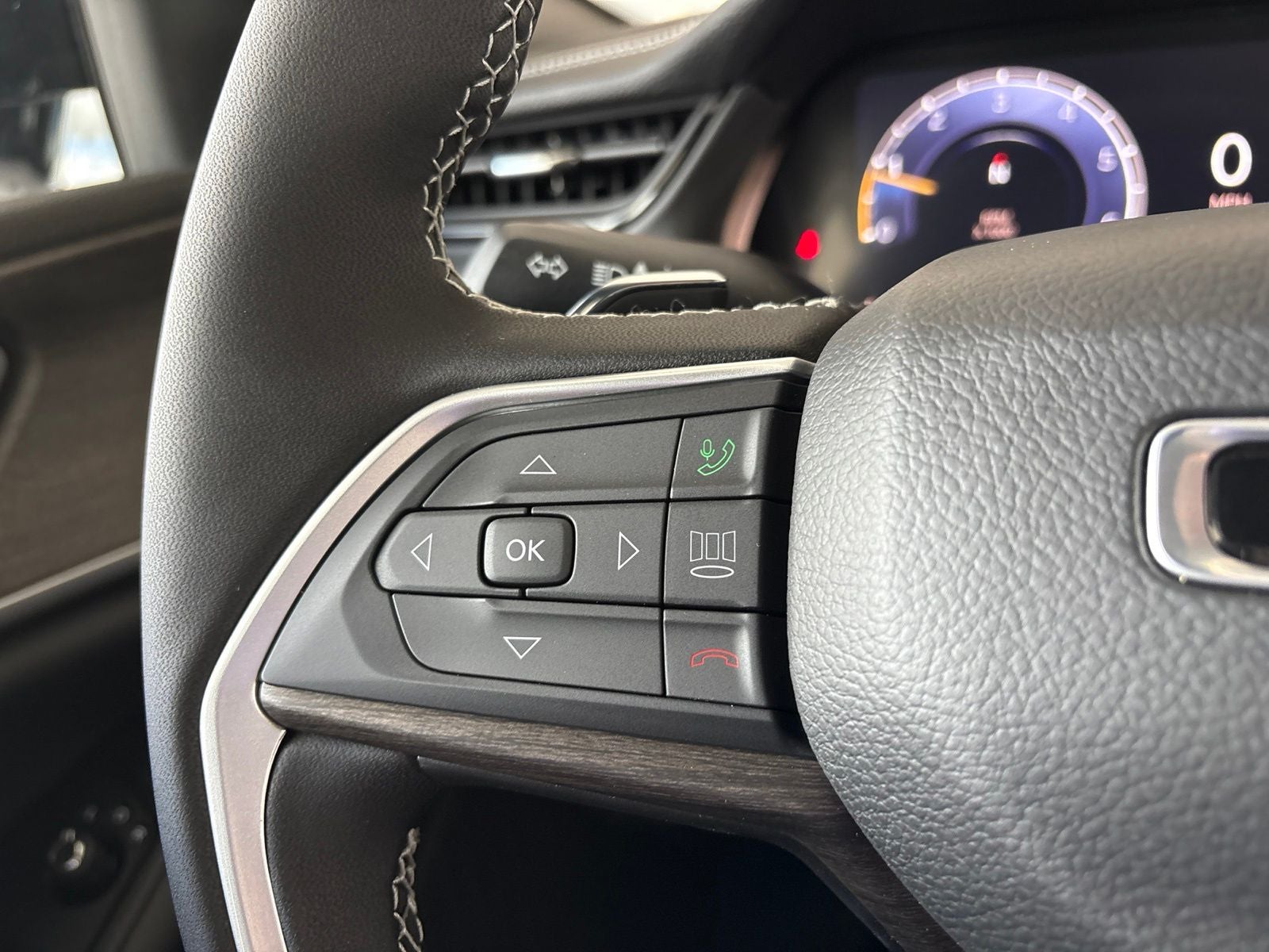2026 Jeep Grand Cherokee GRAND CHEROKEE LAREDO ALTITUDE 4X2