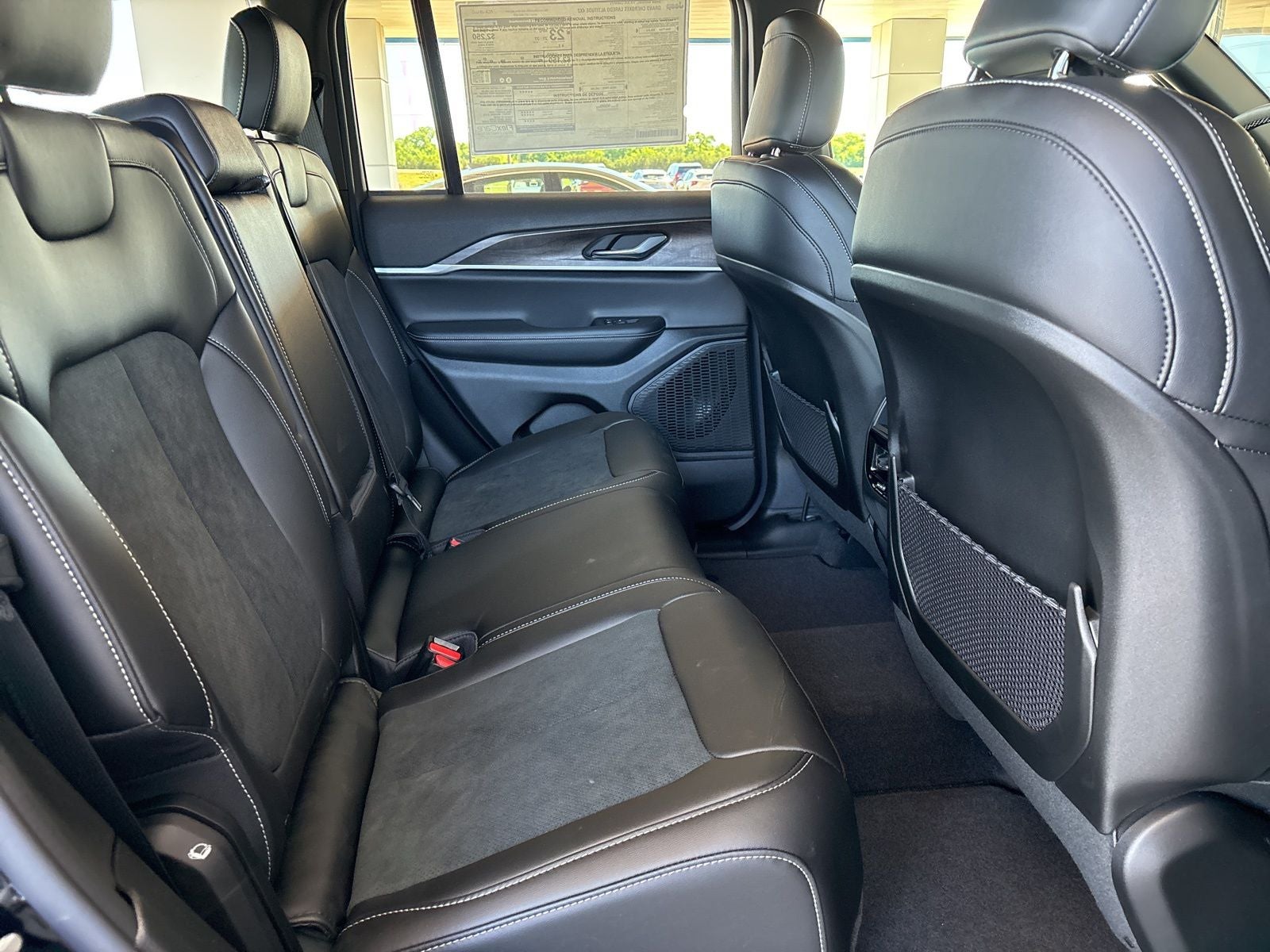 2026 Jeep Grand Cherokee GRAND CHEROKEE LAREDO ALTITUDE 4X2