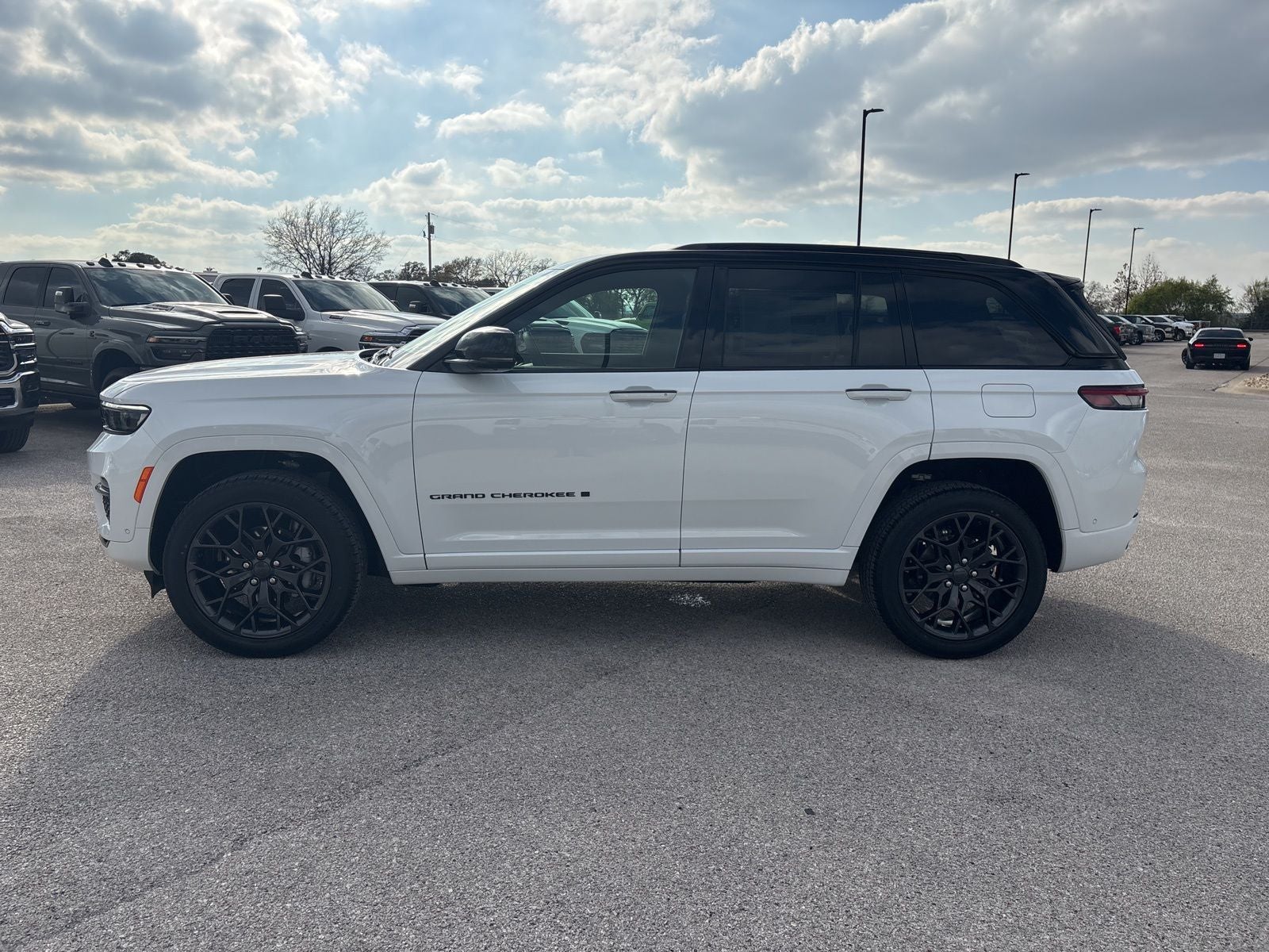 2025 Jeep Grand Cherokee GRAND CHEROKEE SUMMIT RESERVE 4X4
