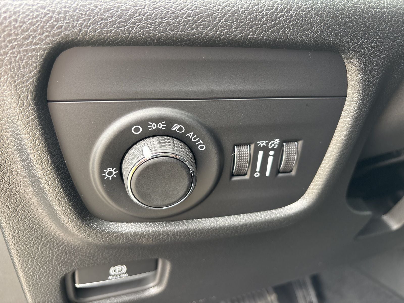 2026 Jeep Grand Cherokee L GRAND CHEROKEE L LAREDO 4X2