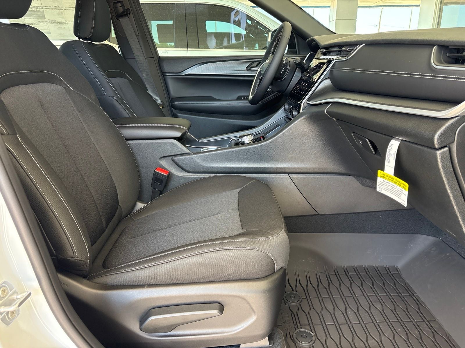 2026 Jeep Grand Cherokee L GRAND CHEROKEE L LAREDO X 4X2