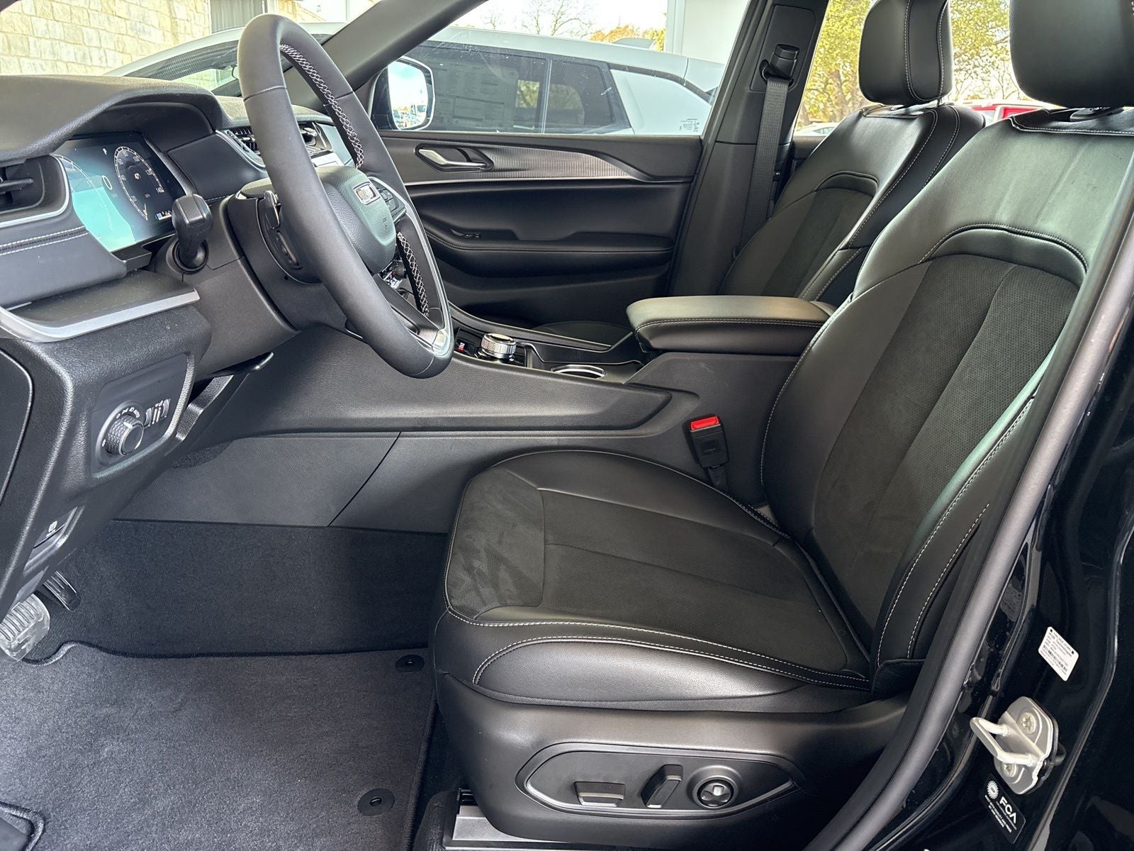 2025 Jeep Grand Cherokee L GRAND CHEROKEE L ALTITUDE X 4X4