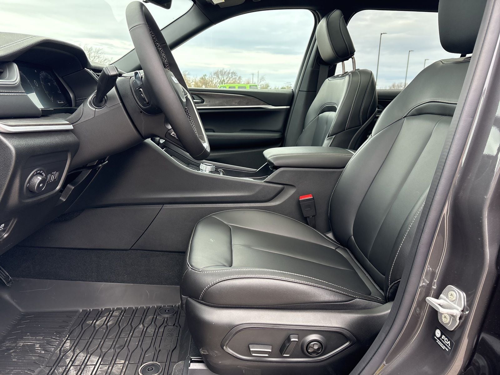 2025 Jeep Grand Cherokee L GRAND CHEROKEE L LIMITED 4X4