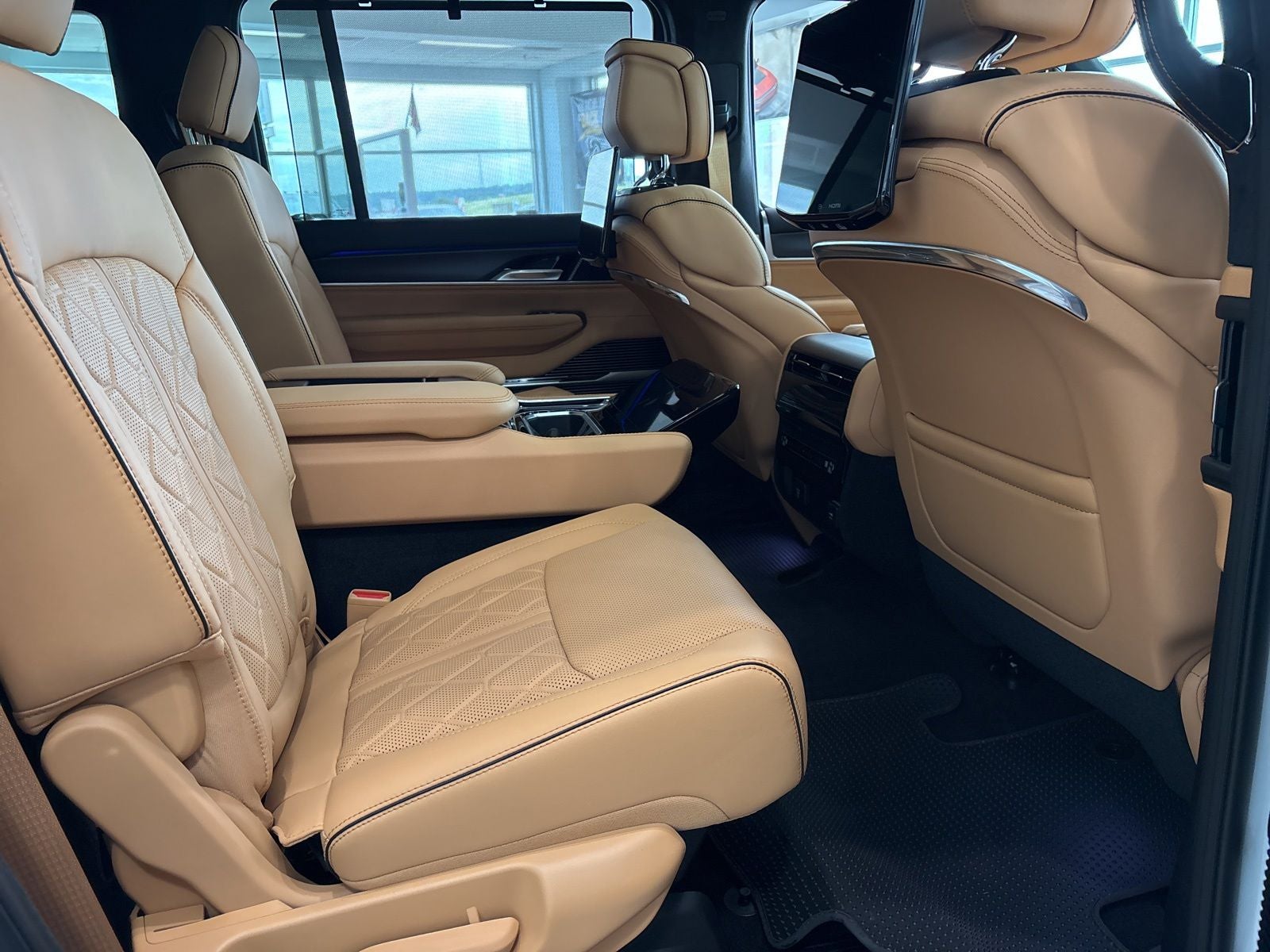 2026 Jeep Grand Wagoneer GRAND WAGONEER L SUMMIT RESERVE 4X4