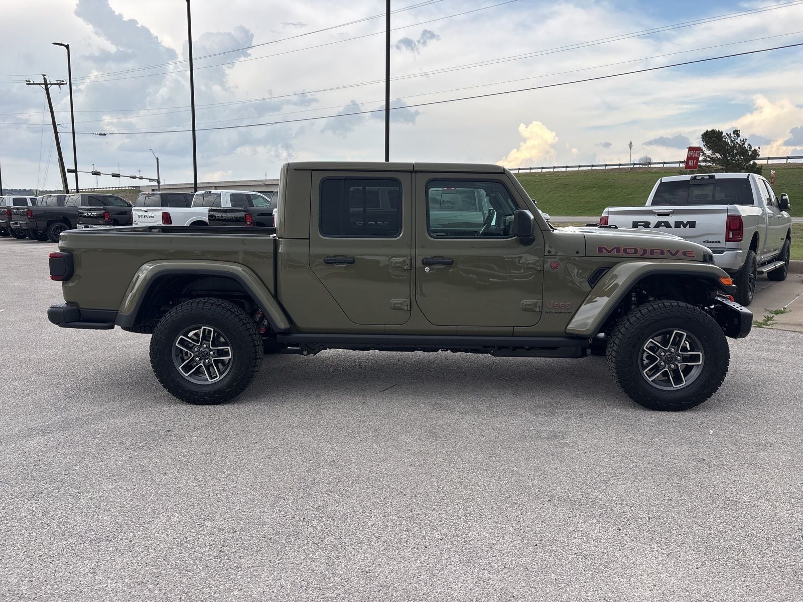 2026 Jeep Gladiator GLADIATOR MOJAVE X 4X4