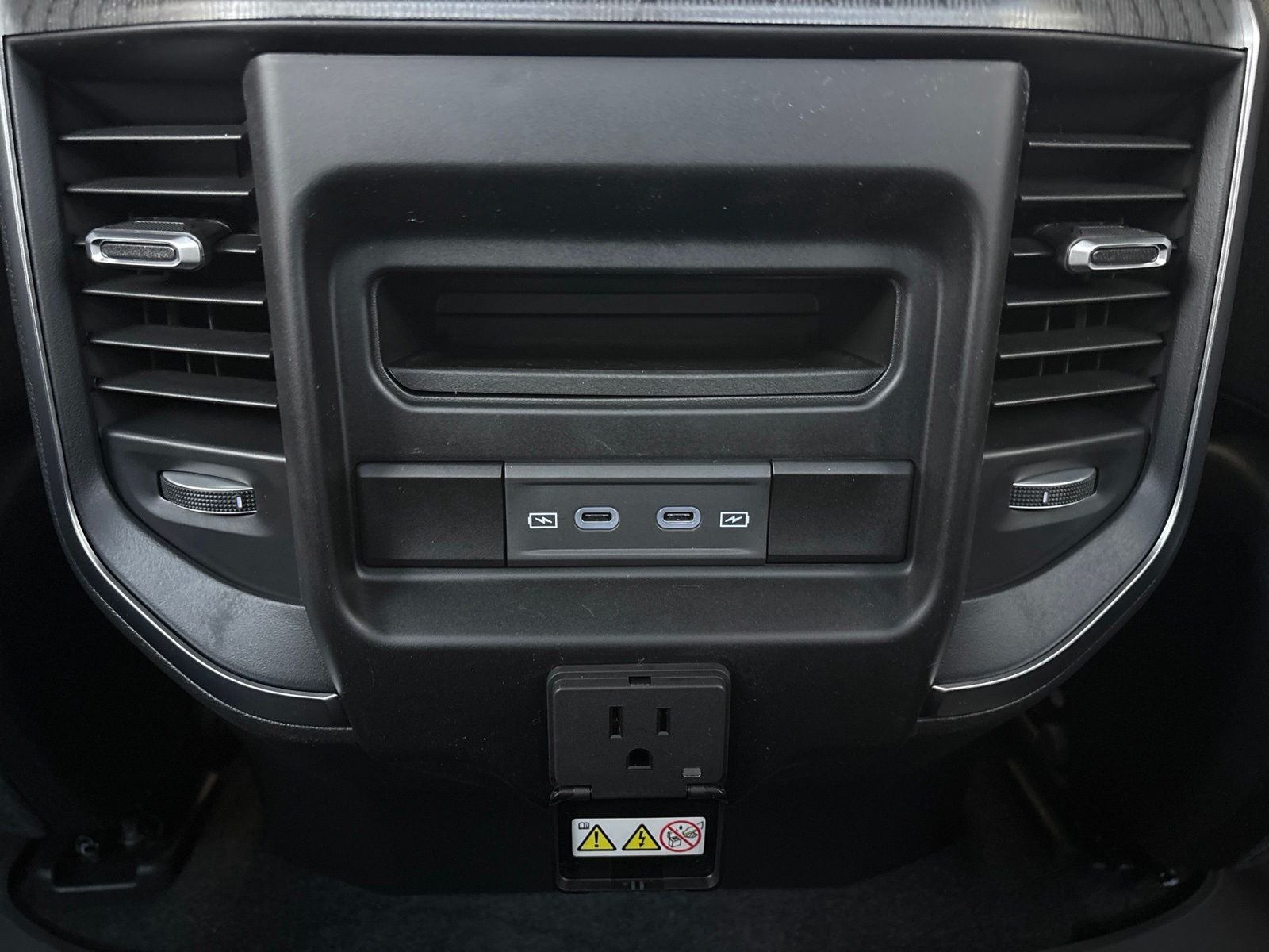 2026 RAM Ram 1500 RAM 1500 LONE STAR CREW CAB 4X2 5'7' BOX