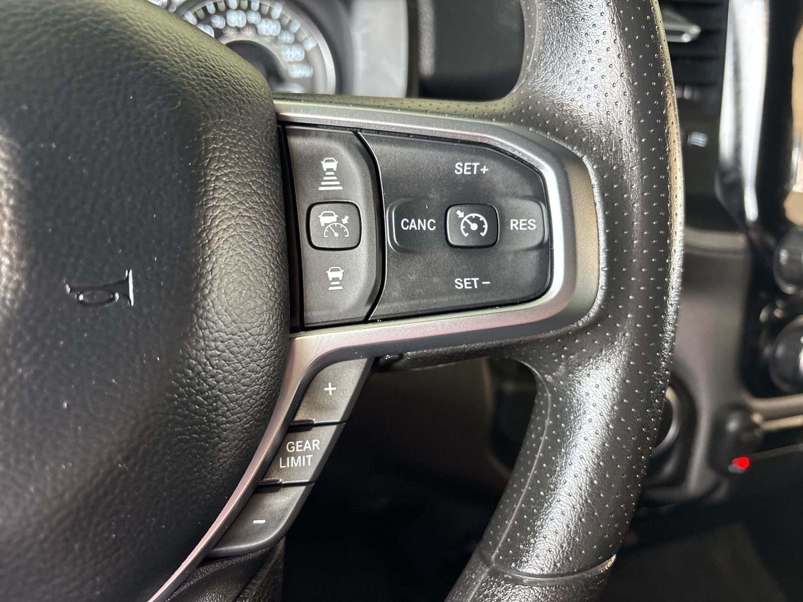 2025 RAM Ram 1500 Tradesman Crew Cab 4x2 5'7' Box