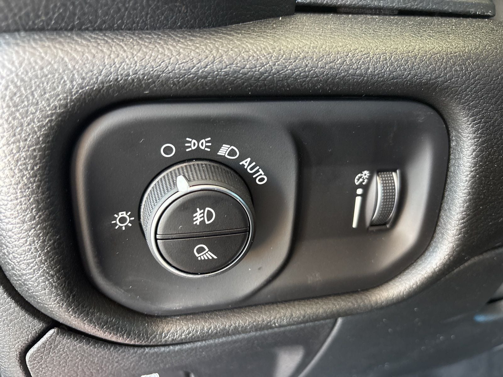 2026 RAM Ram 1500 RAM 1500 EXPRESS CREW CAB 4X2 5'7' BOX