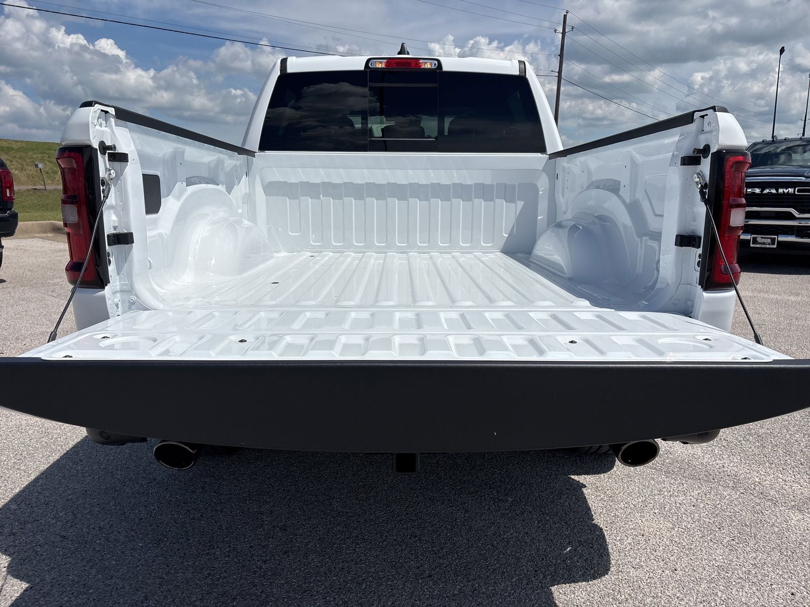 2026 RAM Ram 1500 RAM 1500 EXPRESS CREW CAB 4X2 5'7' BOX