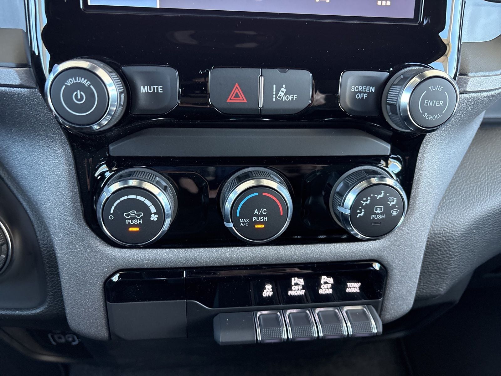 2026 RAM Ram 1500 RAM 1500 EXPRESS CREW CAB 4X2 5'7' BOX