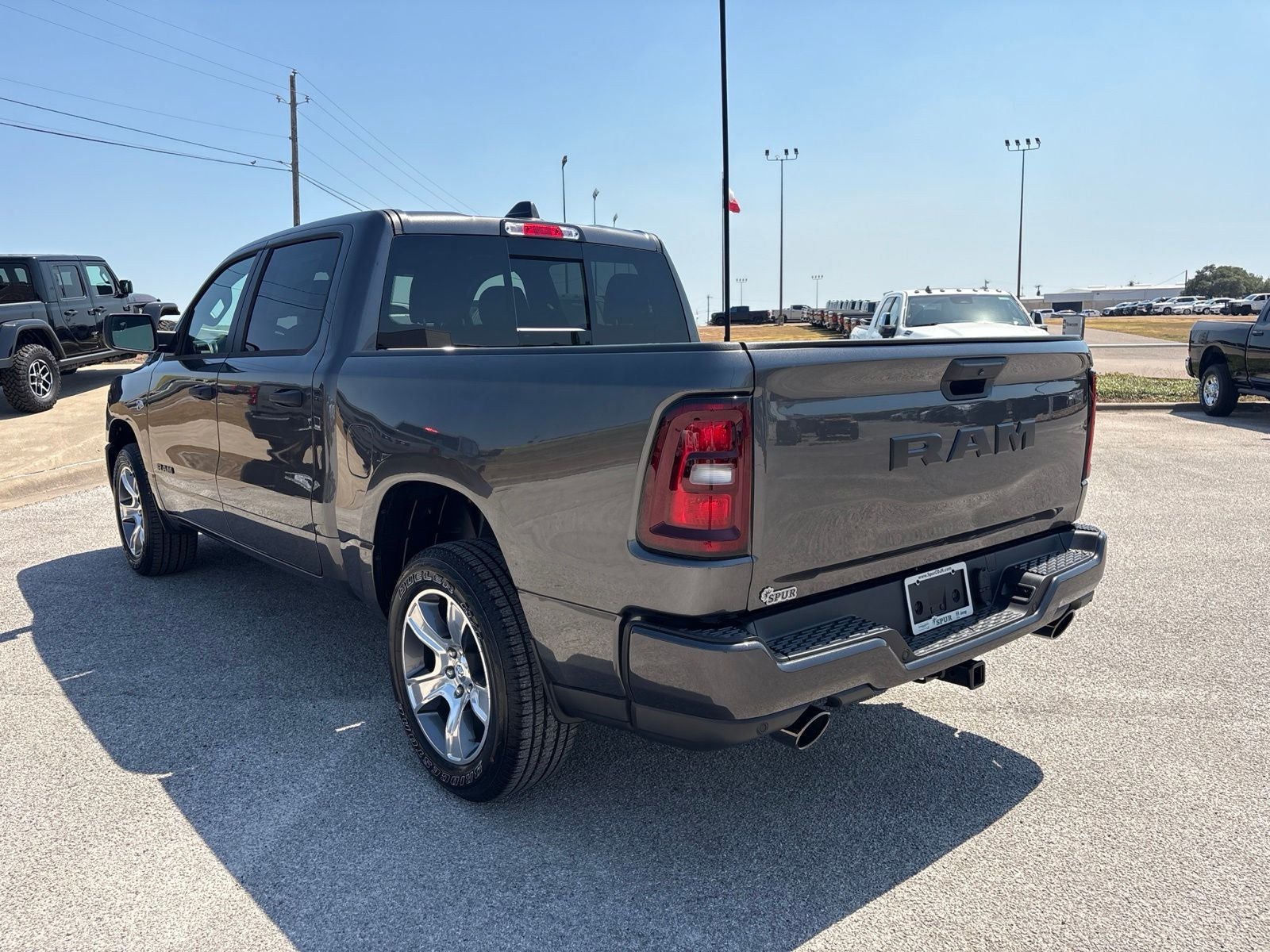 2026 RAM Ram 1500 RAM 1500 EXPRESS CREW CAB 4X2 5'7' BOX