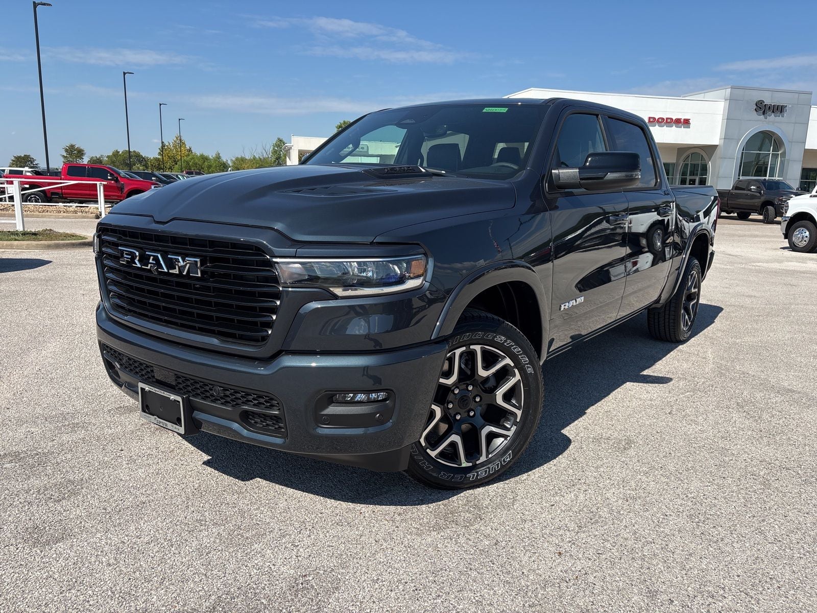 2026 RAM Ram 1500 RAM 1500 LARAMIE CREW CAB 4X2 5'7' BOX