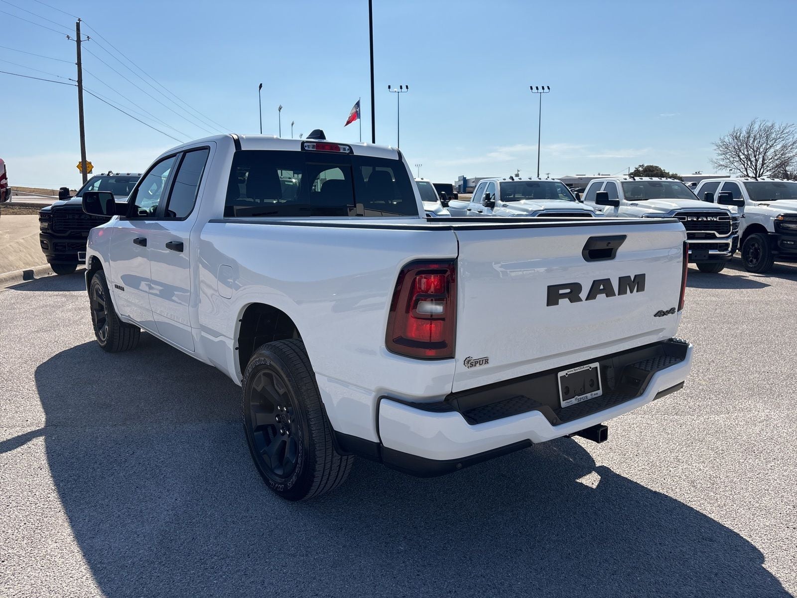 2026 RAM Ram 1500 RAM 1500 EXPRESS QUAD CAB 4X4 6'4' BOX