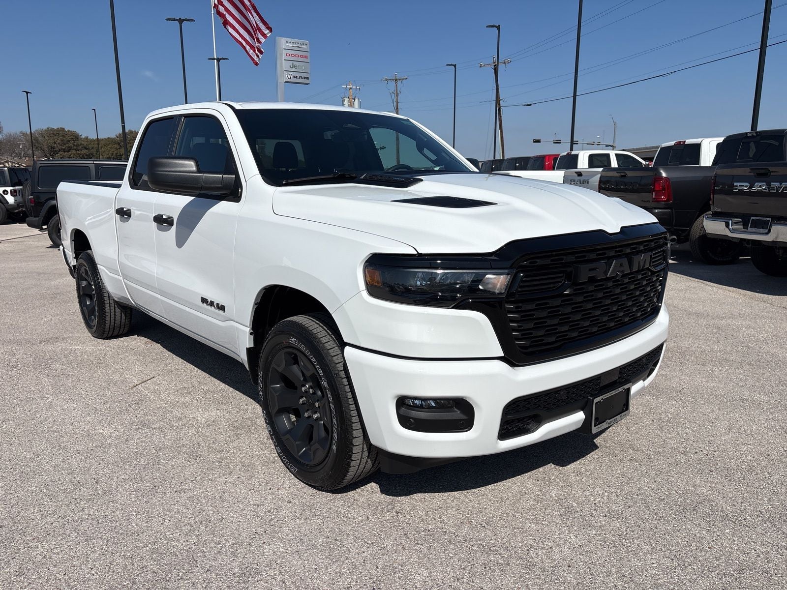 2026 RAM Ram 1500 RAM 1500 EXPRESS QUAD CAB 4X4 6'4' BOX