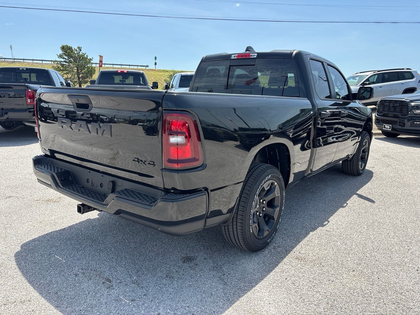 2026 RAM Ram 1500 RAM 1500 EXPRESS QUAD CAB 4X4 6'4' BOX