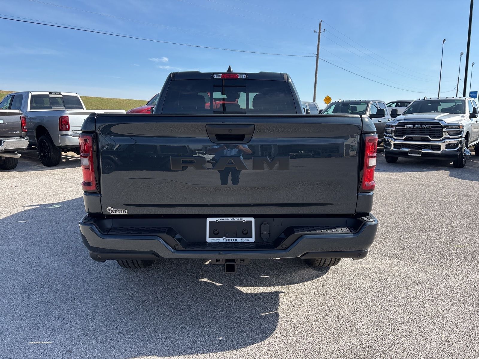 2026 RAM Ram 1500 RAM 1500 EXPRESS QUAD CAB 4X2 6'4' BOX