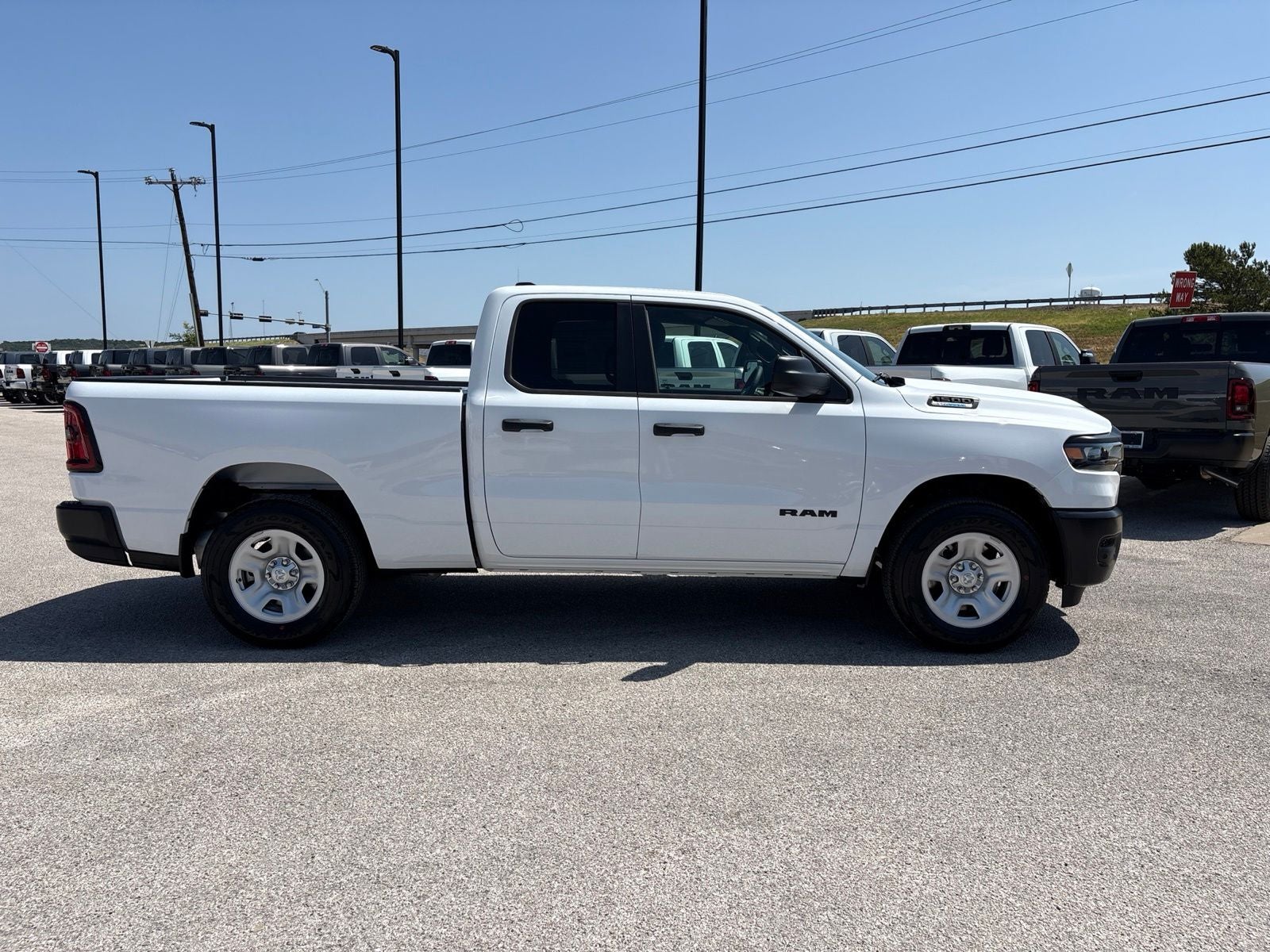 2026 RAM Ram 1500 RAM 1500 TRADESMAN QUAD CAB 4X2 6'4' BOX