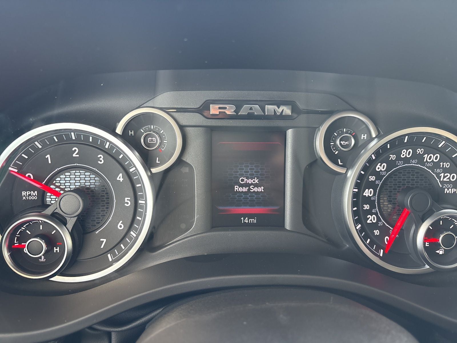 2026 RAM Ram 1500 RAM 1500 EXPRESS QUAD CAB 4X2 6'4' BOX