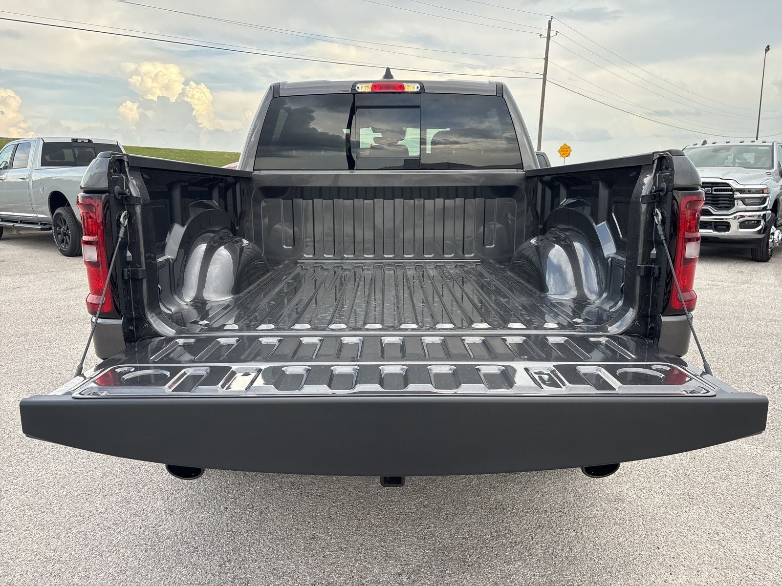 2026 RAM Ram 1500 RAM 1500 LONE STAR CREW CAB 4X4 5'7' BOX