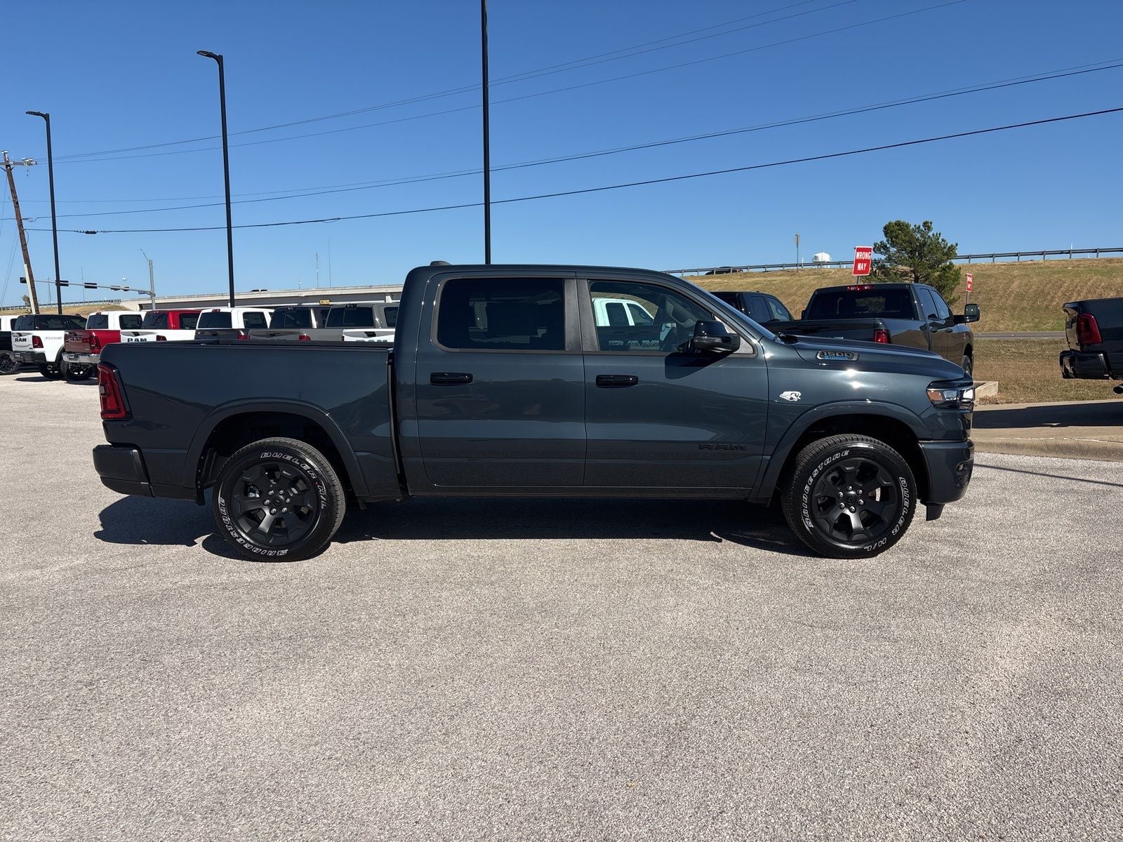2026 RAM Ram 1500 RAM 1500 LONE STAR CREW CAB 4X4 5'7' BOX